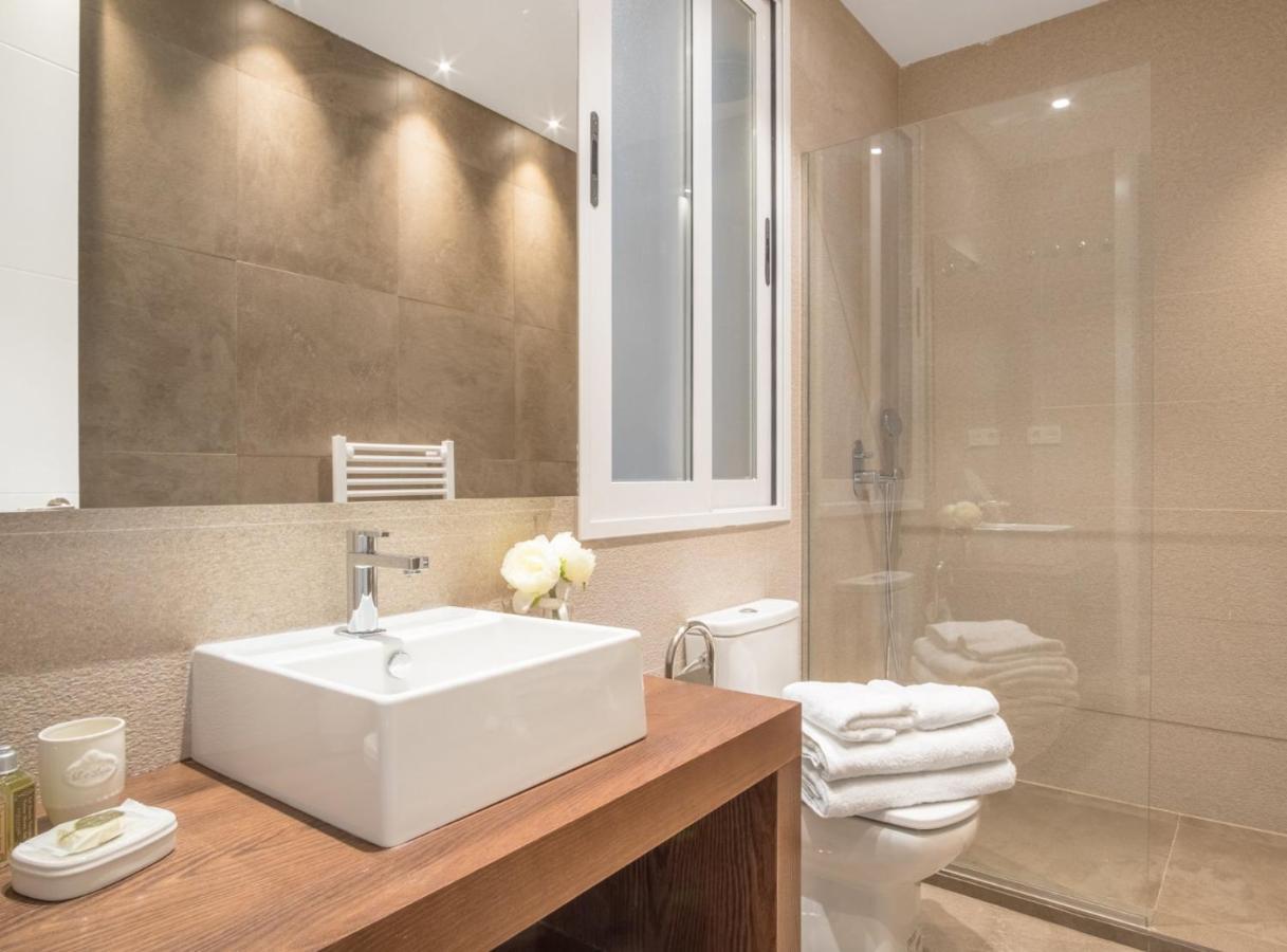 Experience The Best Of Madrid! Gran Via Apartment For 6, Comfort And Style In The Heart Of Chueca III Luaran gambar