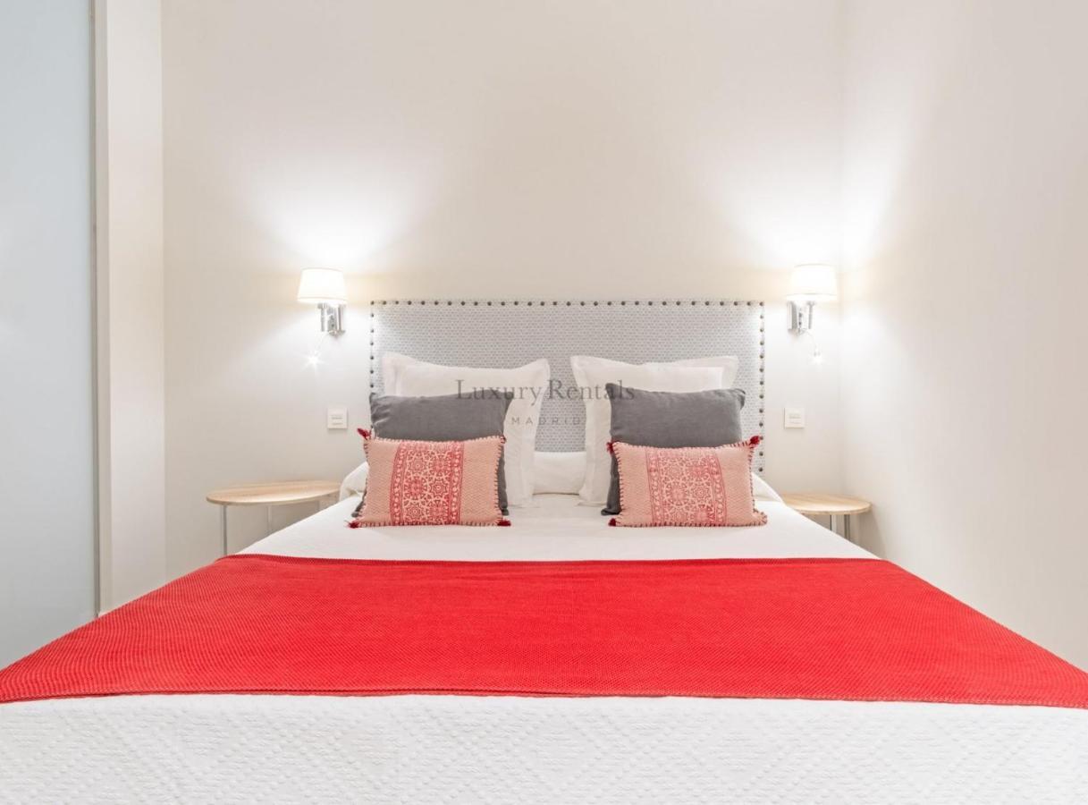 Experience The Best Of Madrid! Gran Via Apartment For 6, Comfort And Style In The Heart Of Chueca III Luaran gambar
